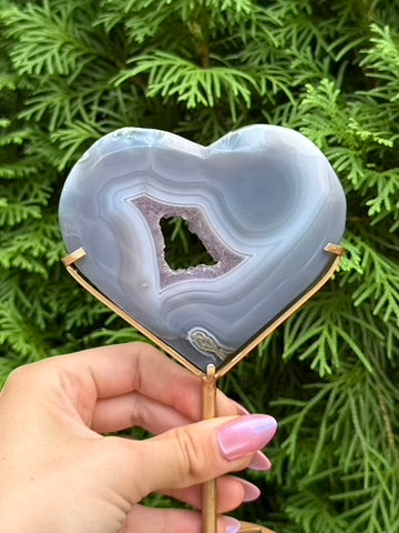Druzy Amethyst Heart Carving with Stand (Opt 58)