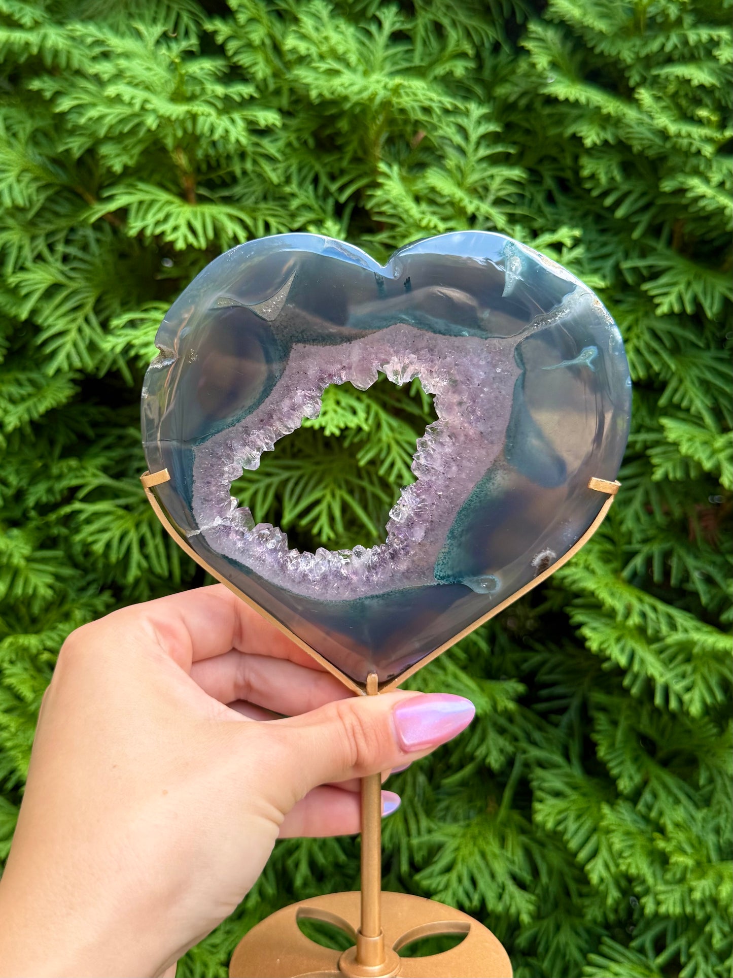 Druzy Amethyst Heart Carving with Stand (Opt 57)