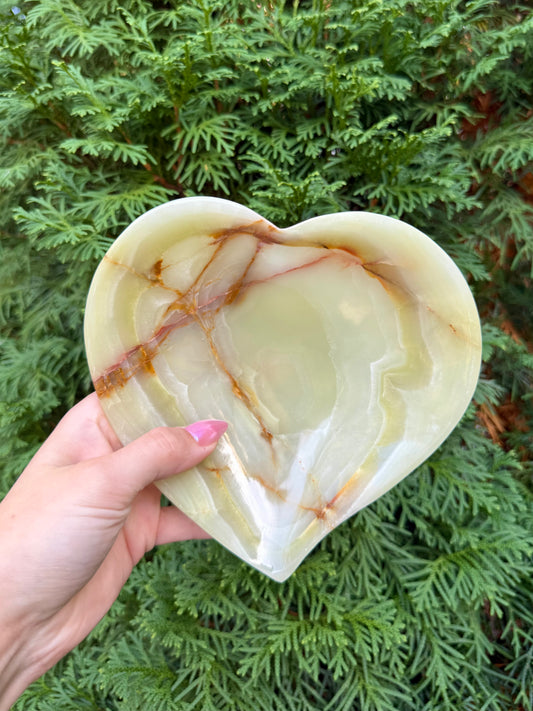 Hand-carved Onyx Heart Bowl (Opt A)