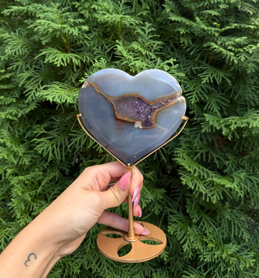 Druzy Amethyst Heart Carving with Stand (Opt 55)