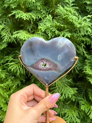 Druzy Amethyst Heart Carving with Stand (Opt 56)